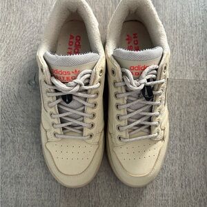 Adidas Men's Cream Sneakers